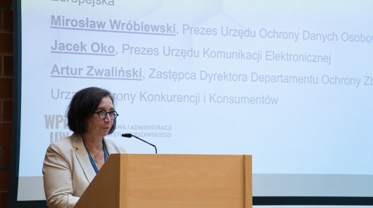 Zdjęcie - konferencja naukowa „Ochrona danych osobowych w świetle aktu o sztucznej inteligencji i innych aktów wdrażających europejską strategię danych”