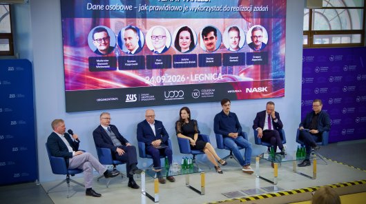Zdjęcie uczestników panelu podczas seminarium ZUS i UODO w Legnicy 